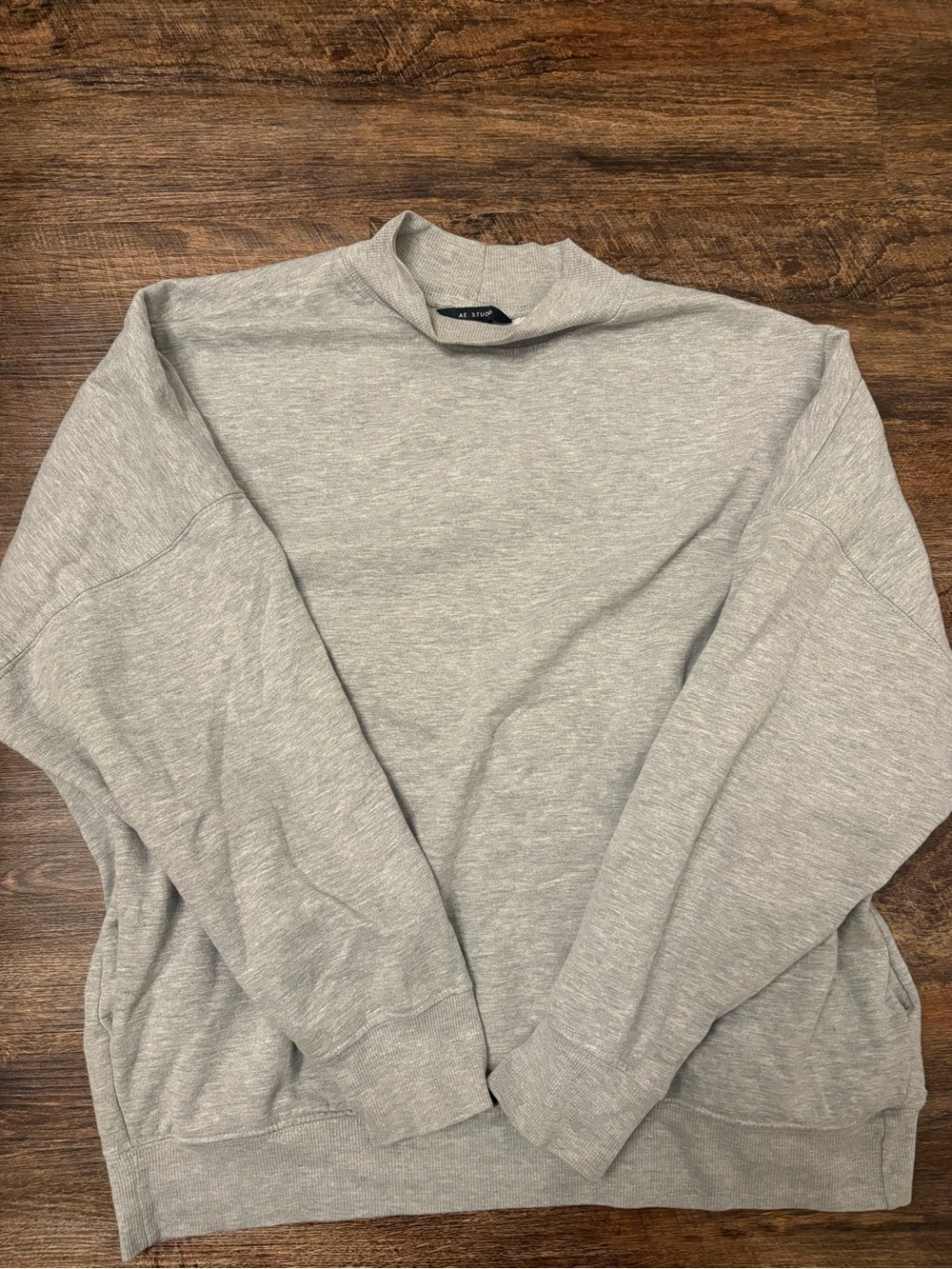 American Eagle Outfitters Light Gray Mockneck Pull over!
